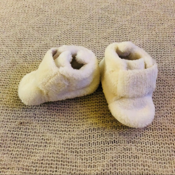 White infant slippers size 1 - Picture 2 of 3